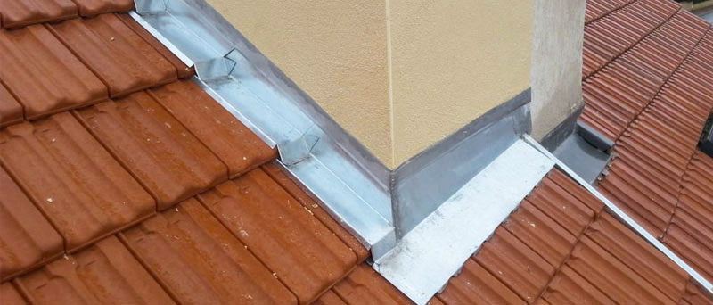 Travaux de couverture - AUGUSTE HABITAT  : couvreur  dans les Alpes-Maritimes (06) : Travaux de couverture :  tuile, ardoise,… pose de faitage. Dépannage urgent  toiture :  intervention dans les Alpes-Maritimes (06)